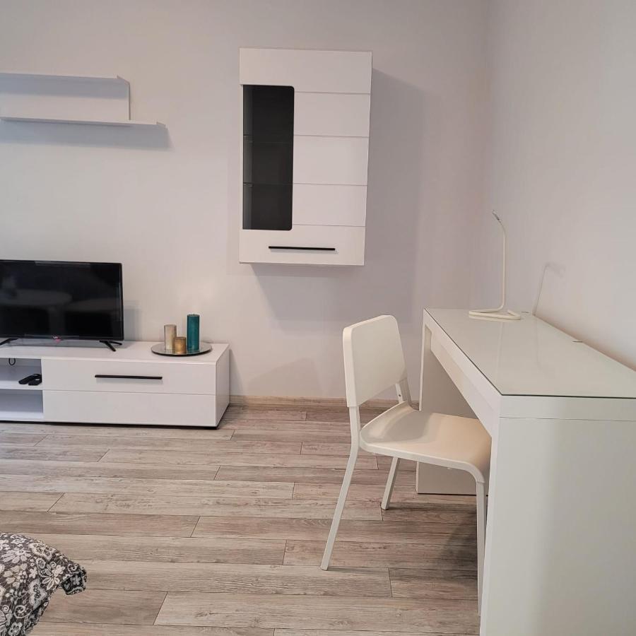 Apartament Tuwima ザブジェ エクステリア 写真